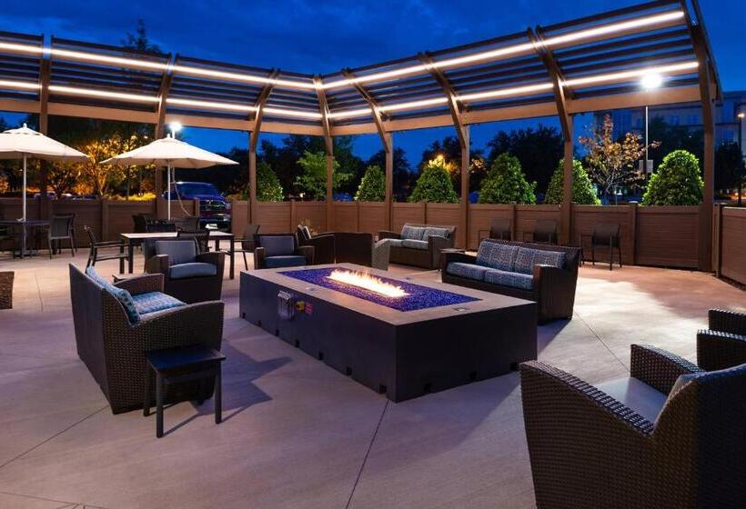 فندق Courtyard By Marriott Charlotte Northlake