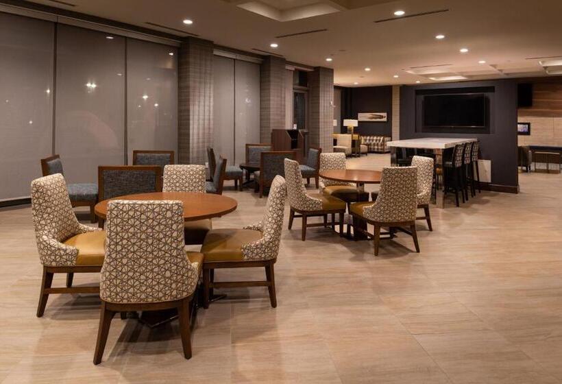 فندق Courtyard By Marriott Charlotte Northlake