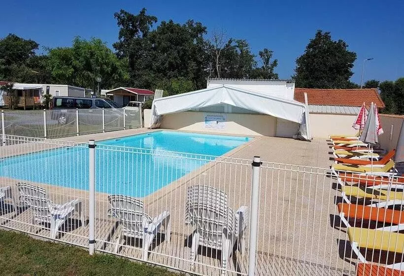 ホテル Studios Du Camping La Chenaie