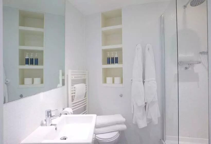 Staying Cool At  Rotunda