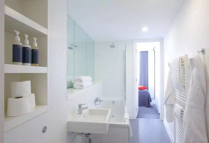 Staying Cool At  Rotunda