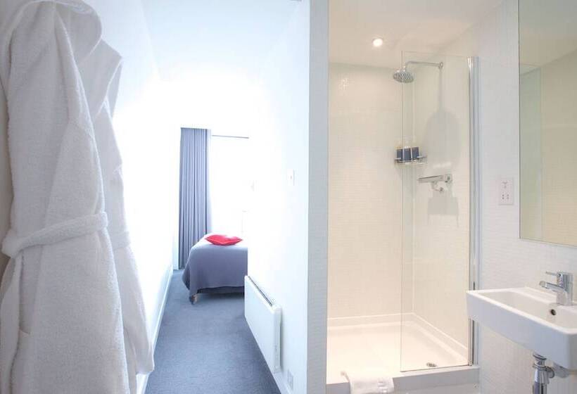 Staying Cool At  Rotunda