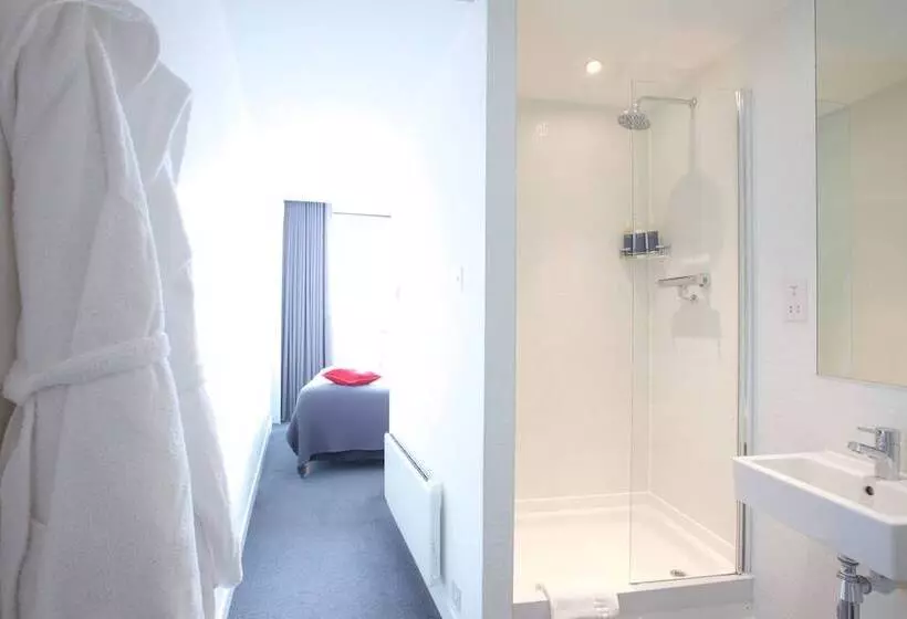 Staying Cool At  Rotunda