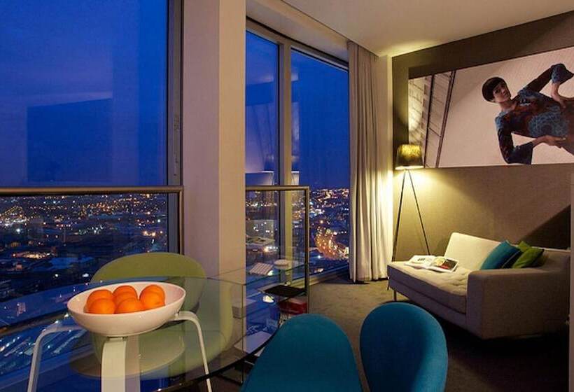 Staying Cool At  Rotunda