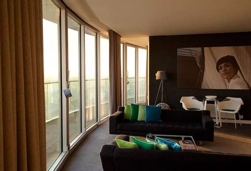 Staying Cool At  Rotunda