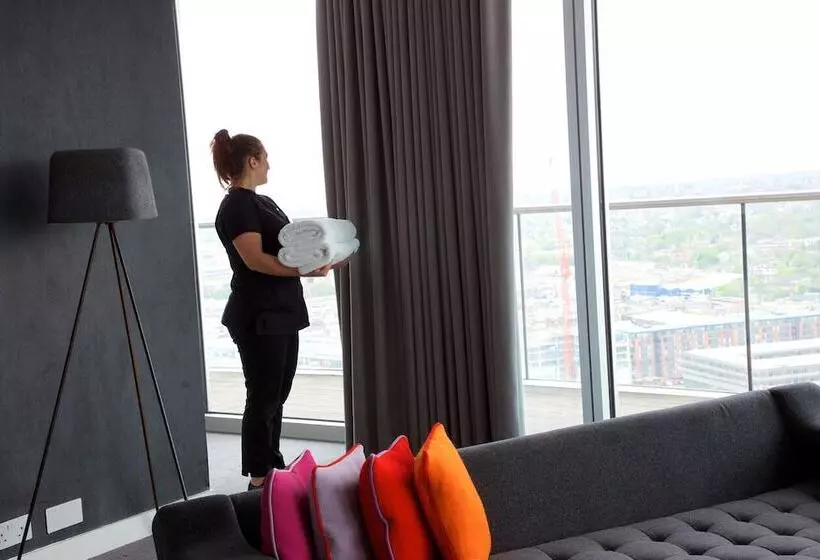 Staying Cool At  Rotunda