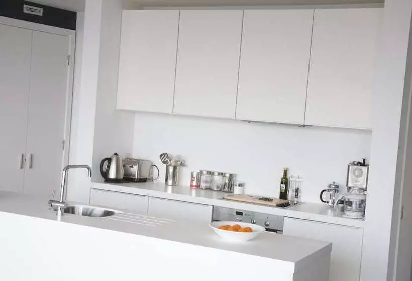 Staying Cool At  Rotunda