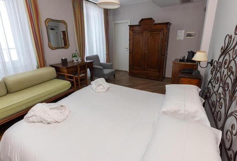 호텔 Albergo Ristorante Il Verbano