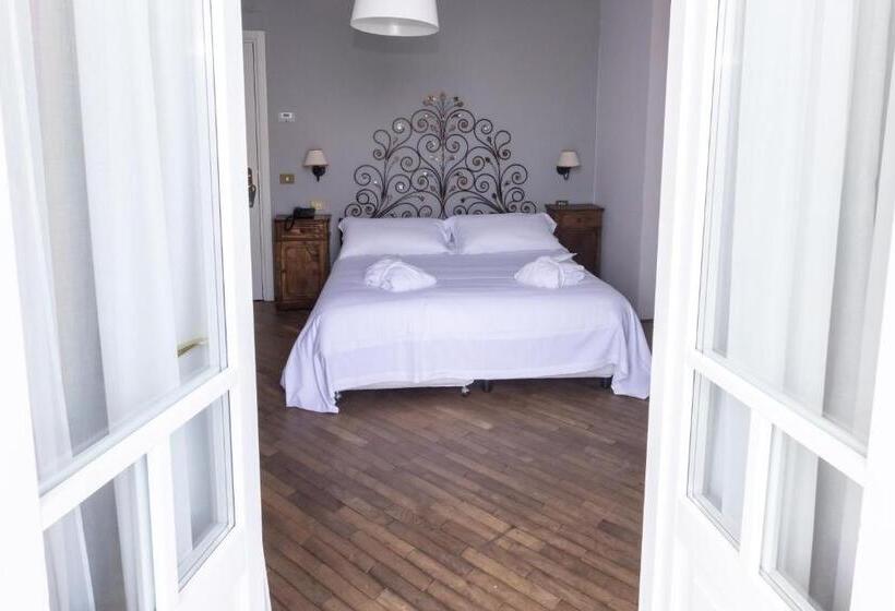 호텔 Albergo Ristorante Il Verbano