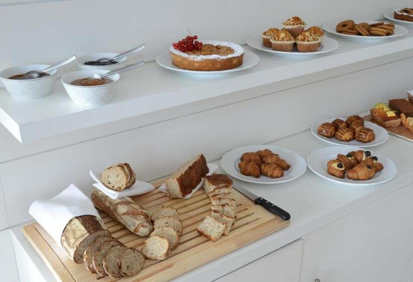 호텔 Albergo Ristorante Il Verbano