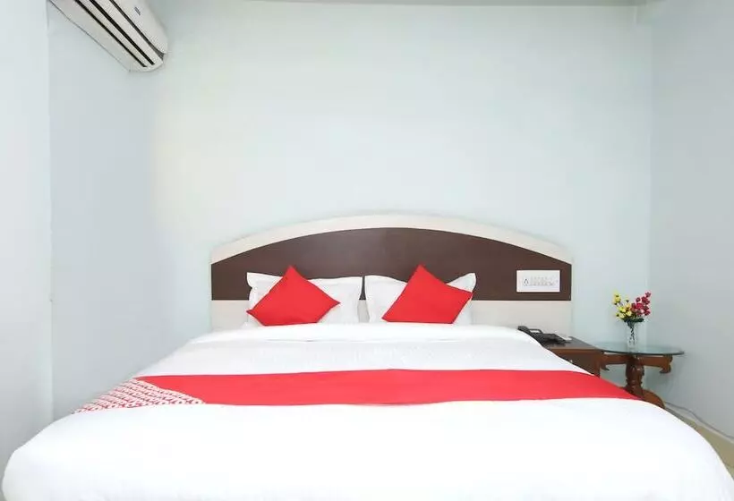 Hotelli Raja By Oyo Rooms