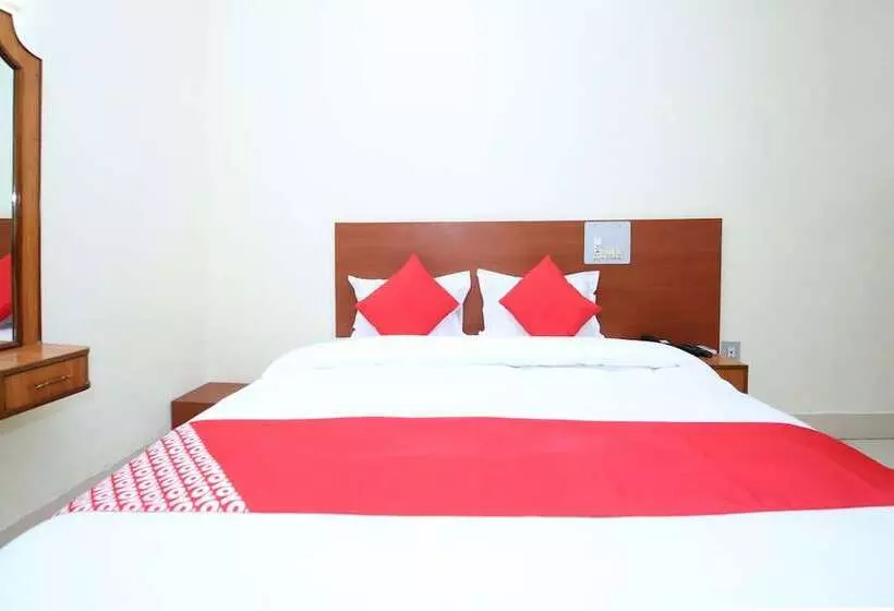 Hotelli Raja By Oyo Rooms