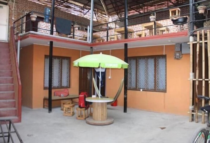 Mystic Inn Bed And Breakfast   Hostel