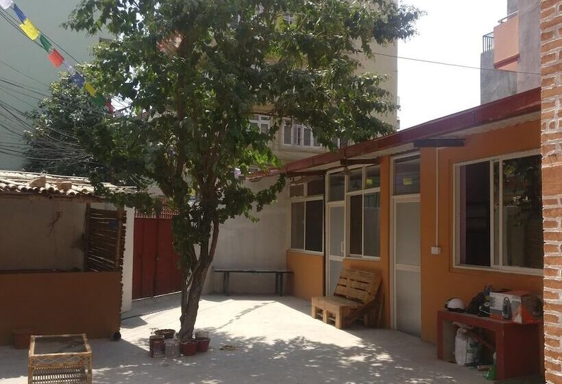 Mystic Inn Bed And Breakfast   Hostel