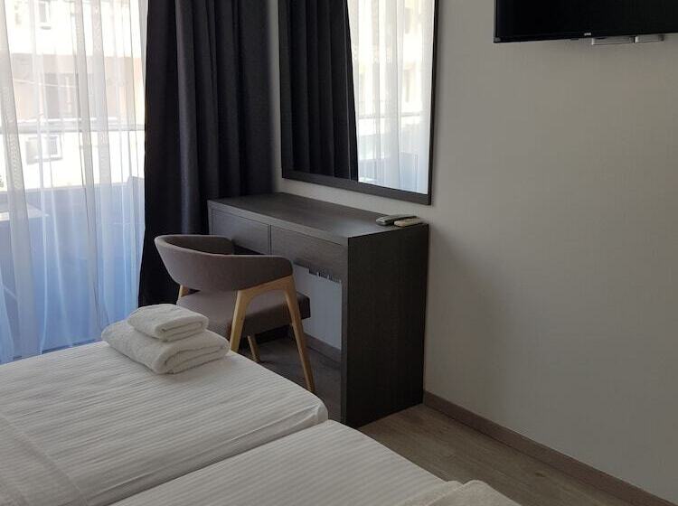 پانسیون Les Palmiers Petrou Apartments