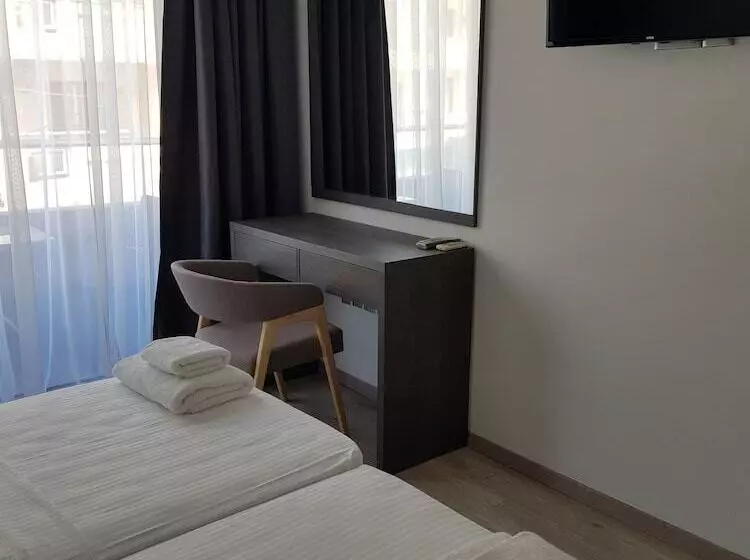 پانسیون Les Palmiers Petrou Apartments