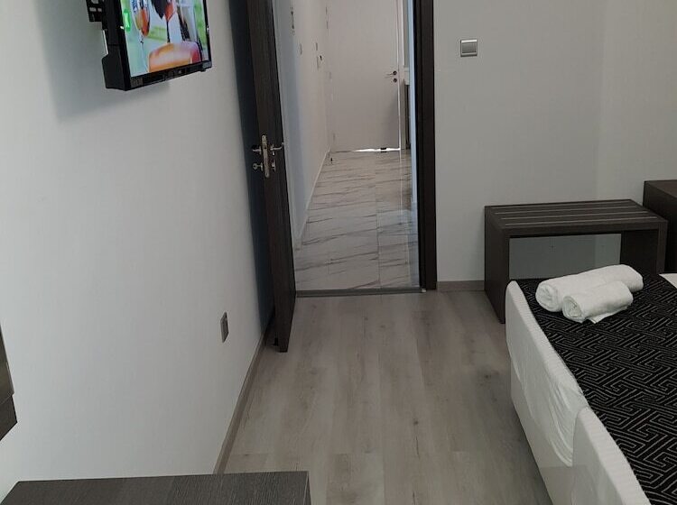 پانسیون Les Palmiers Petrou Apartments