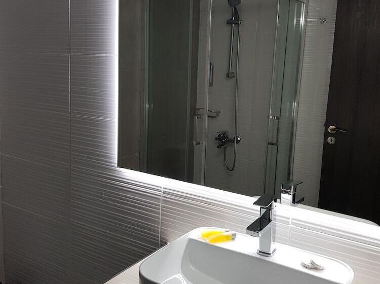 پانسیون Les Palmiers Petrou Apartments