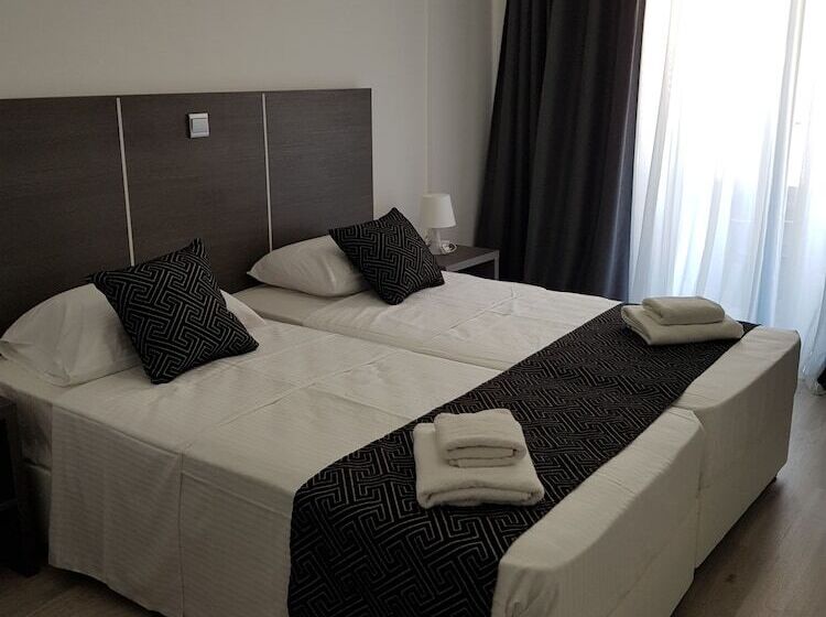 پانسیون Les Palmiers Petrou Apartments