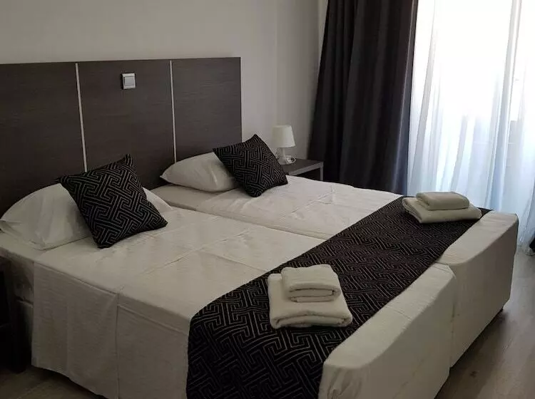 پانسیون Les Palmiers Petrou Apartments