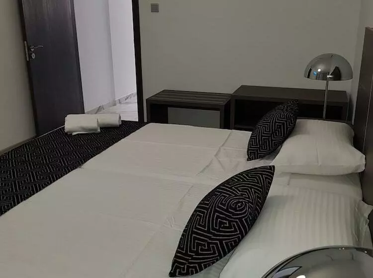 پانسیون Les Palmiers Petrou Apartments