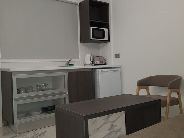 پانسیون Les Palmiers Petrou Apartments