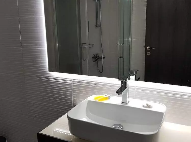 پانسیون Les Palmiers Petrou Apartments