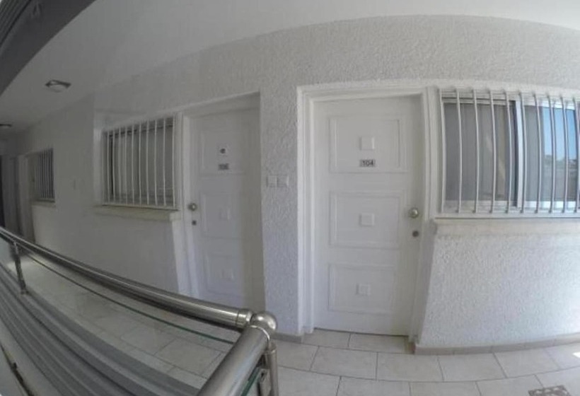 پانسیون Les Palmiers Petrou Apartments