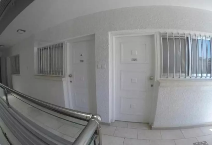 پانسیون Les Palmiers Petrou Apartments