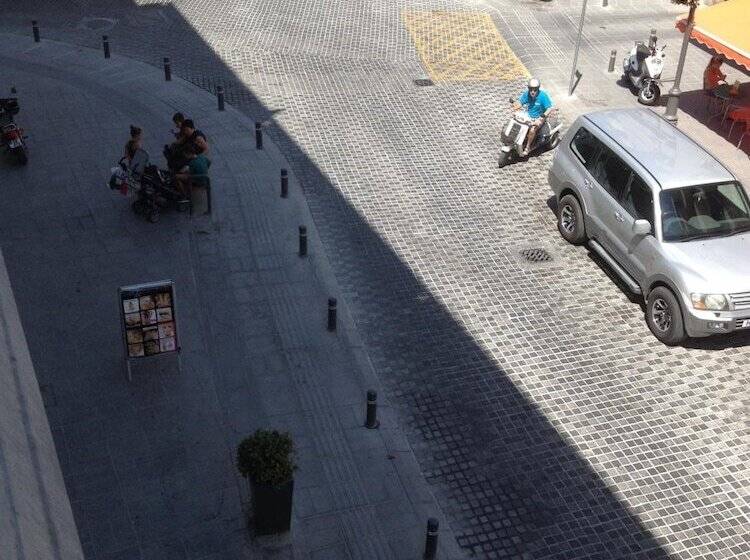 پانسیون Les Palmiers Petrou Apartments