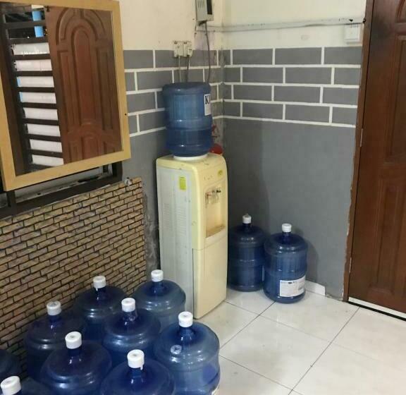 پانسیون Yb House