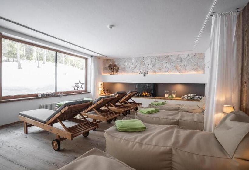 Отель Ciasa Ai Pini