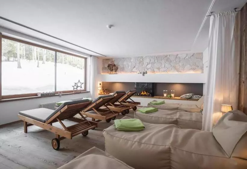 Отель Ciasa Ai Pini