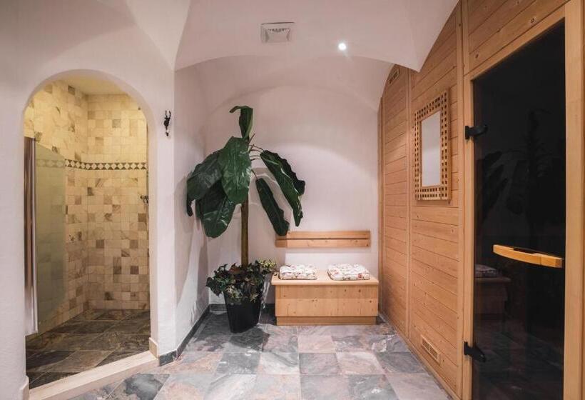 Отель Ciasa Ai Pini