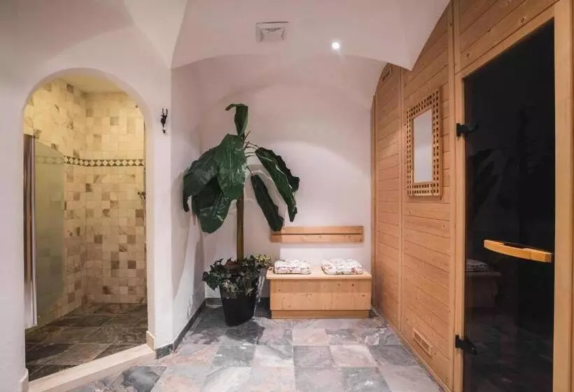 Отель Ciasa Ai Pini