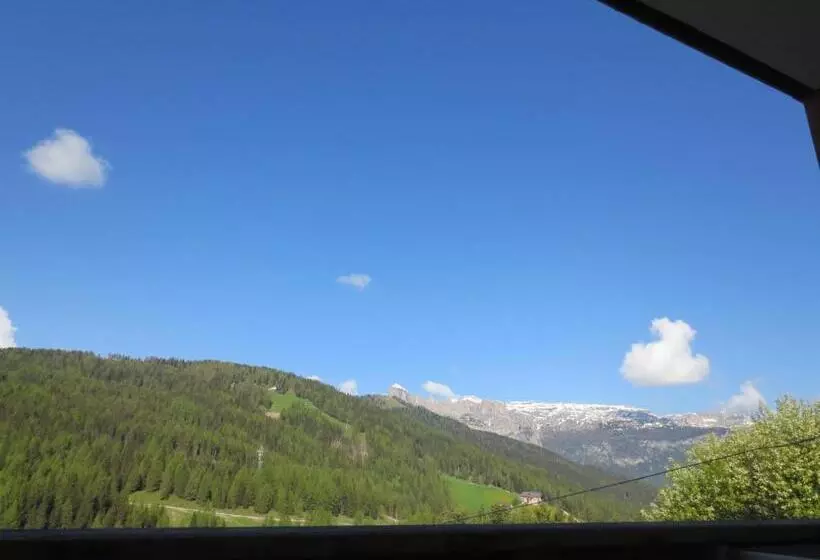 Отель Ciasa Ai Pini