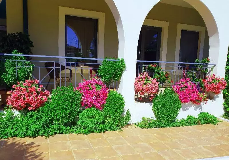 Eleana Boutique Hotel & Blue Infinity