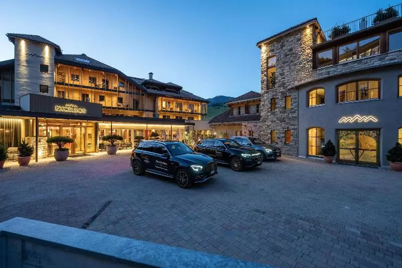 בית מלון כפרי Excelsior Dolomites Life Resort