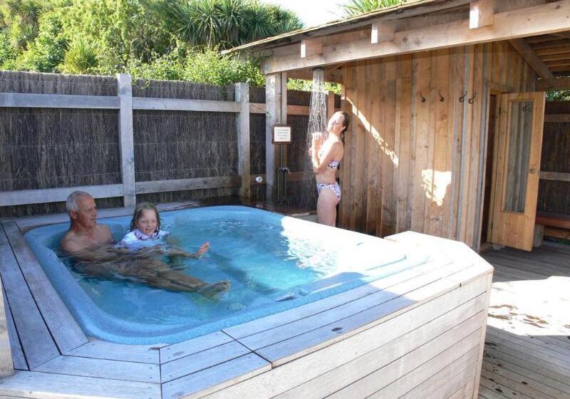 בית מלון כפרי Koura Lodge