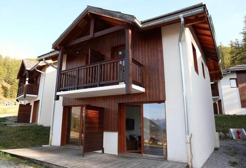 هتل La Combe D Or