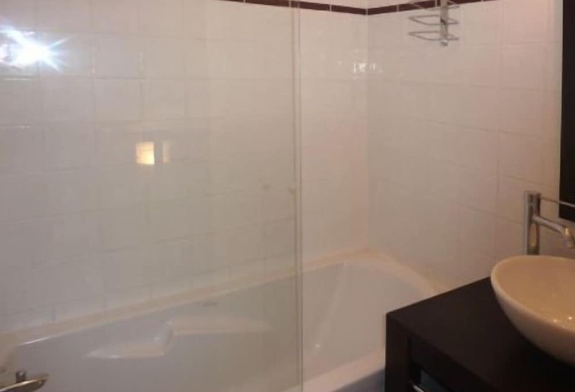 هتل La Combe D Or