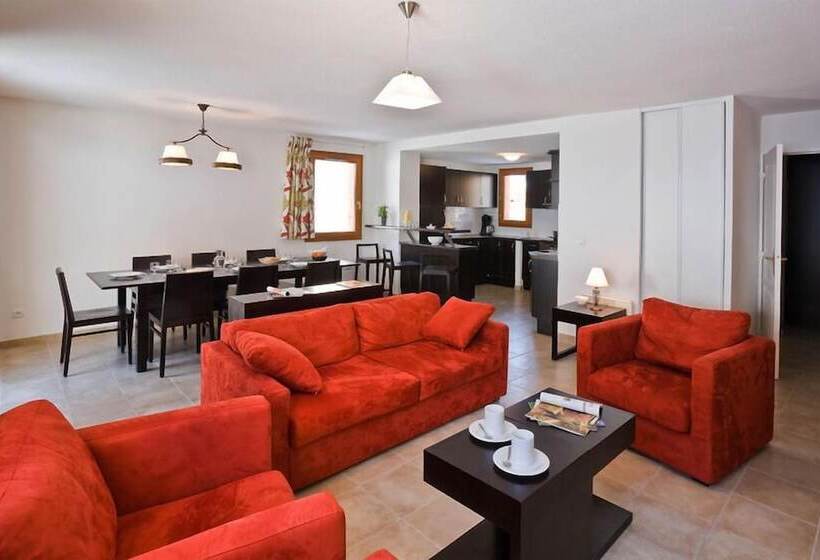 هتل La Combe D Or