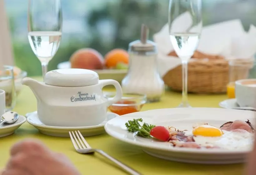 Отель Lambrechtshof