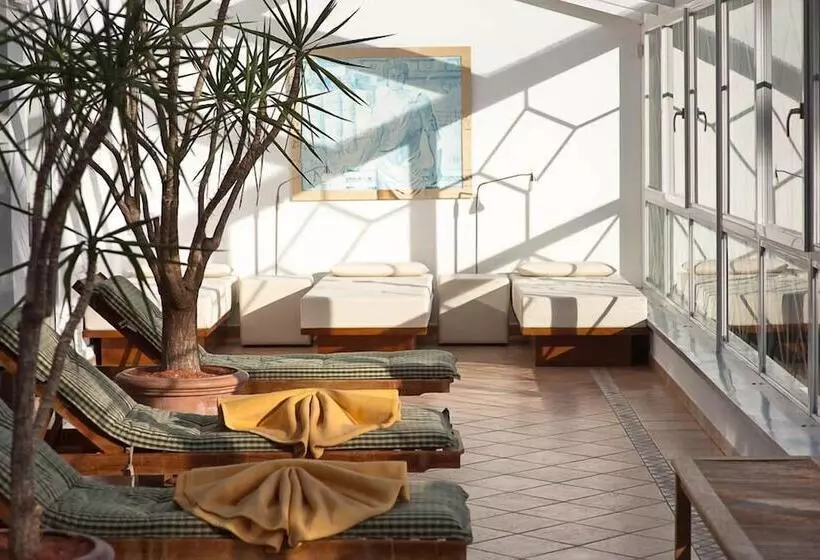 Отель Lambrechtshof