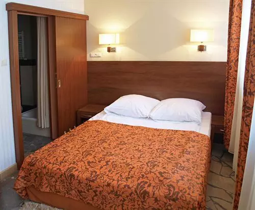 Hotell Pensjonat M.f