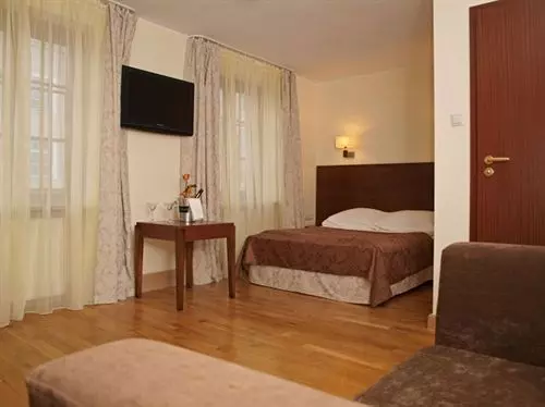 Hotell Pensjonat M.f