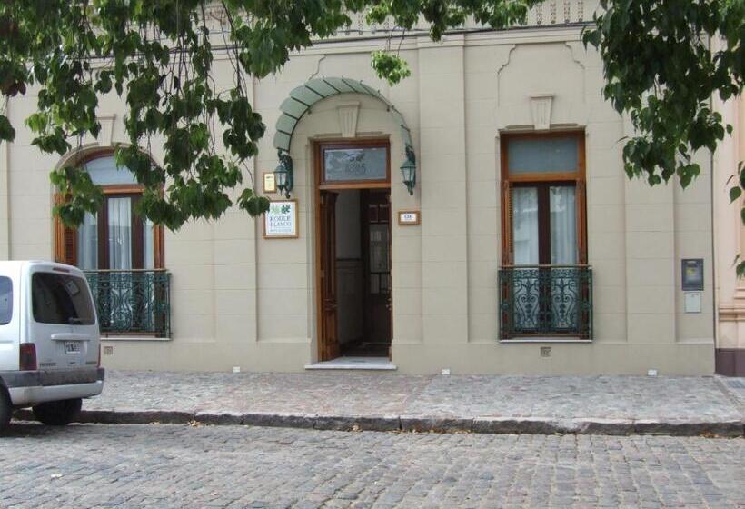 Hotel Roble Blanco