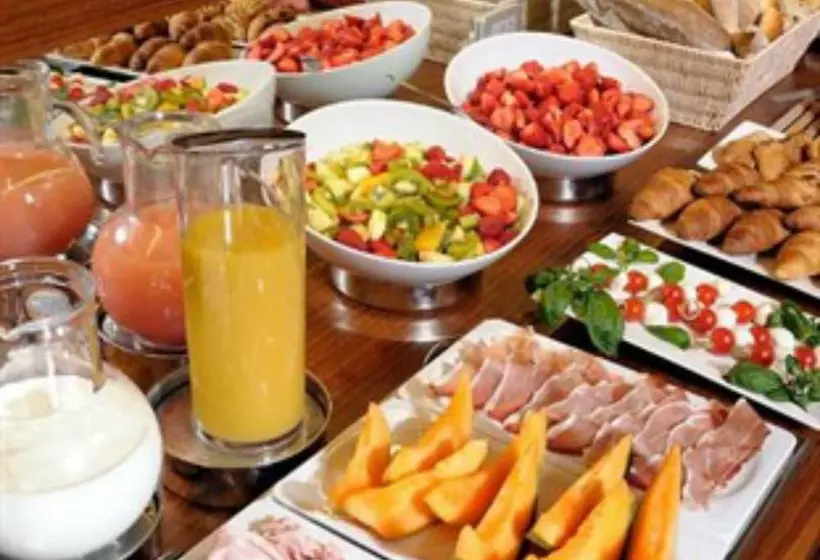 هتل روستایی Hanoi Crystal