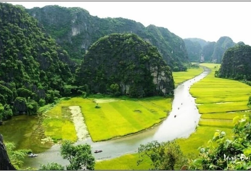 هتل روستایی Hanoi Crystal