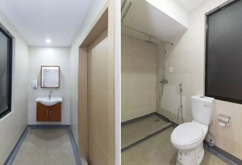 בית מלון כפרי The Crown Borneo